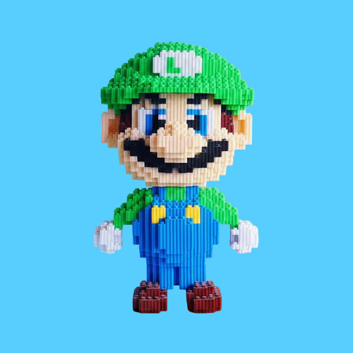 Brinquedo de montar estilo pixel arte tridimensional em formato do boneco Luigi feito de blocos de encaixe.